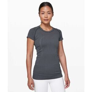 Lululemon Swiftly Tech Short Sleeve Crew Top True Navy / White Size 4